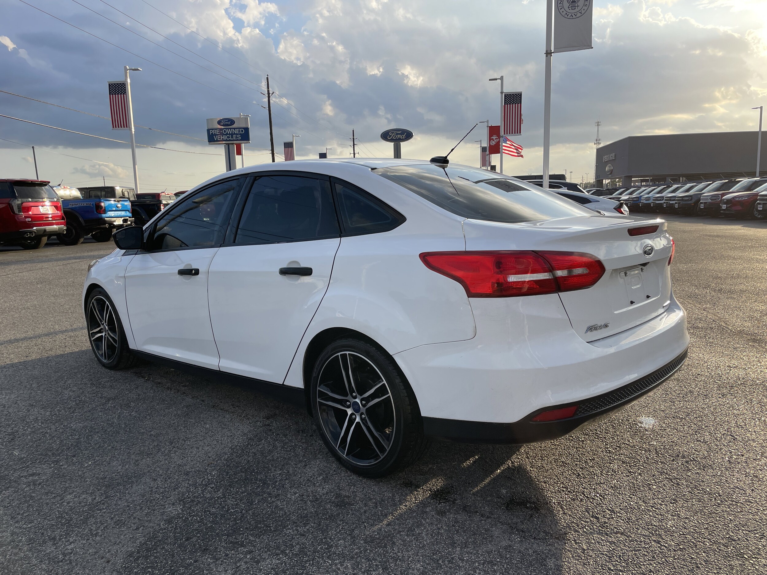 2016 Ford Focus S photo 3