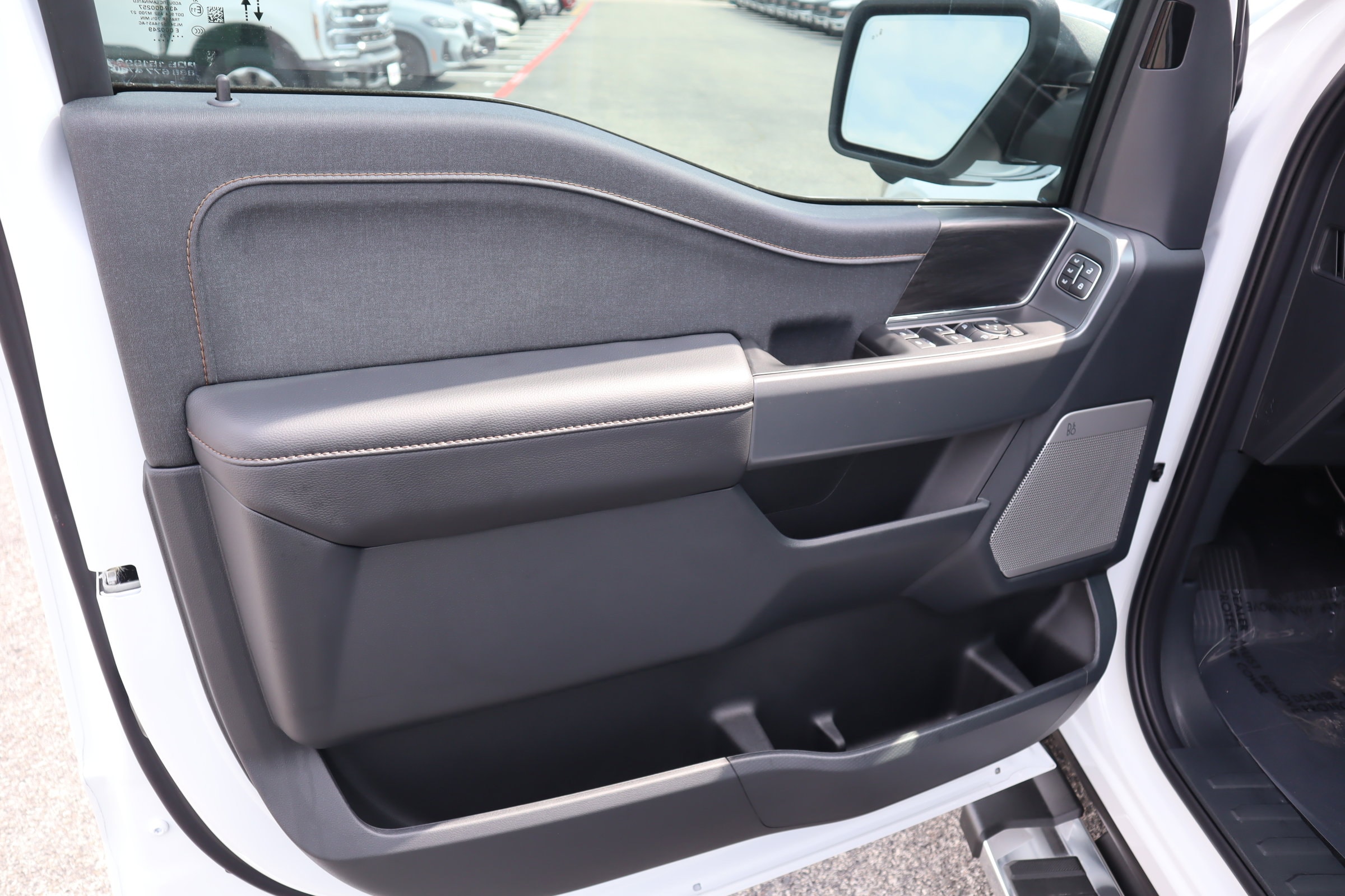 2025 Ford F-150 Lariat - Photo 17