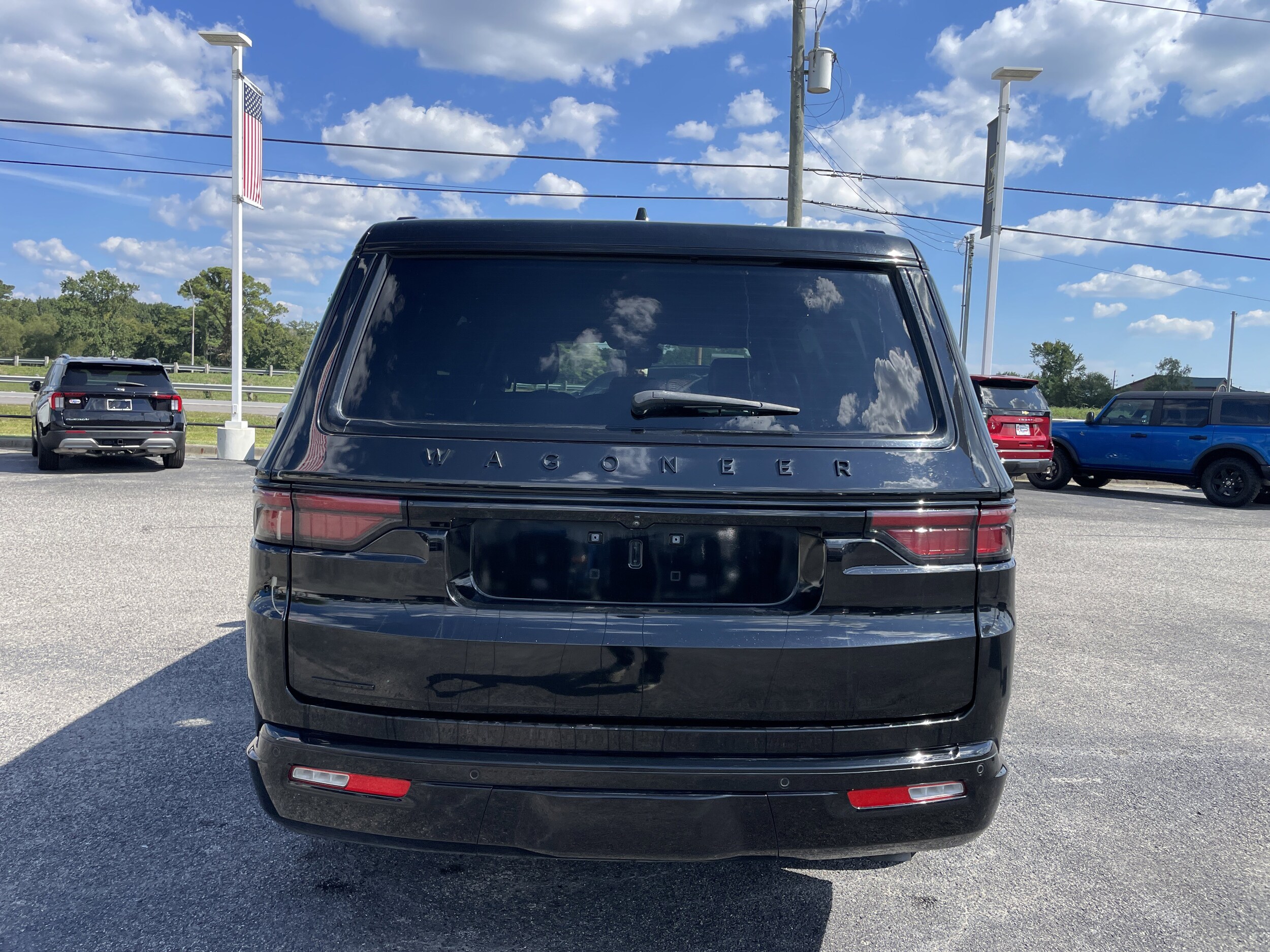 2022 Jeep Wagoneer Series III photo 3