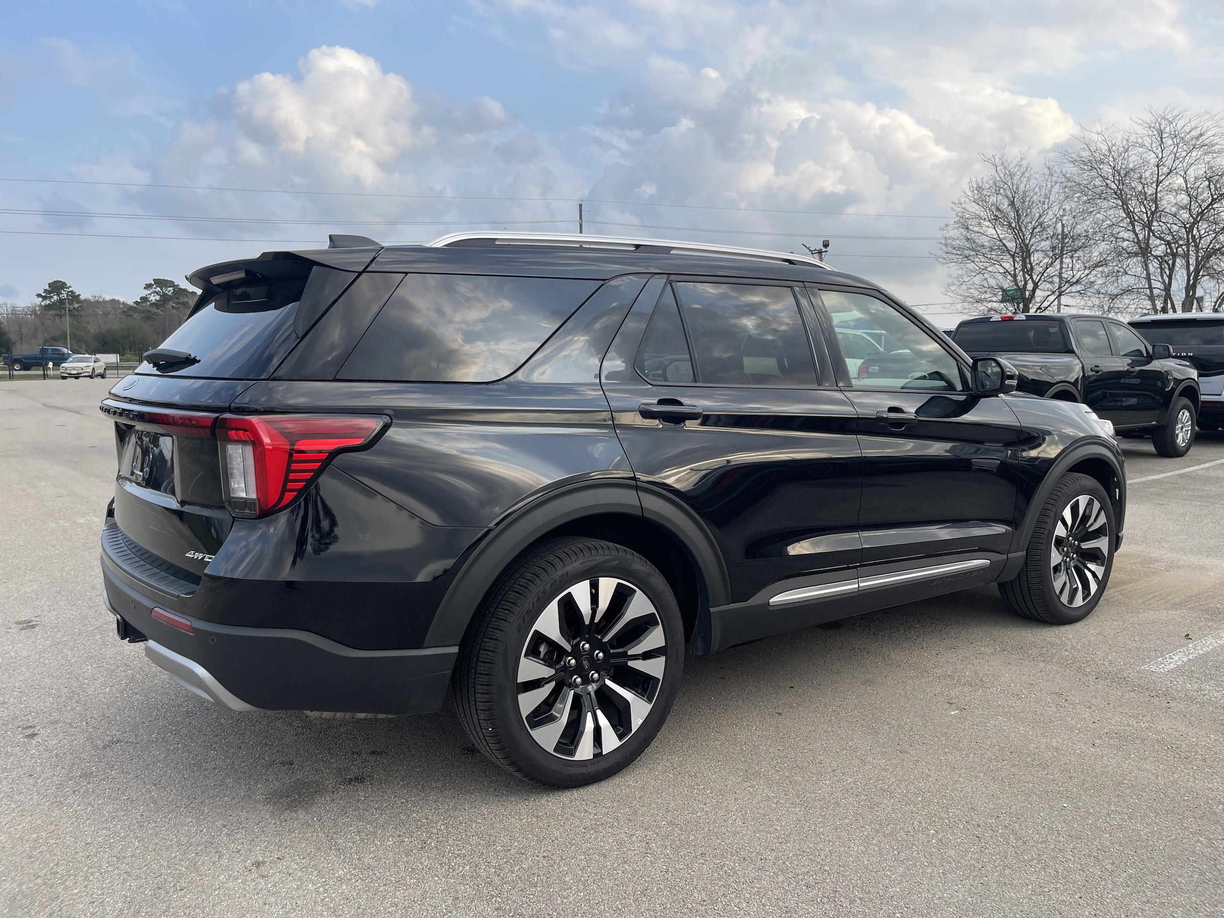 2025 Ford Explorer - Image 2