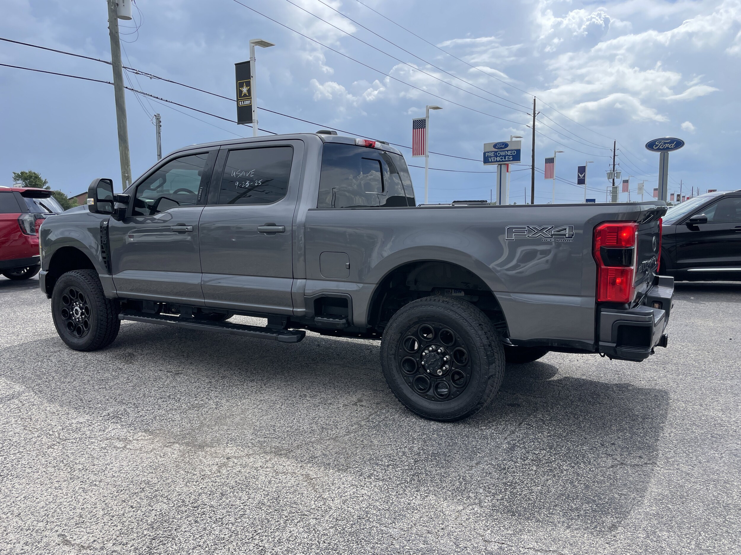 2023 Ford F-250 XLT photo 3