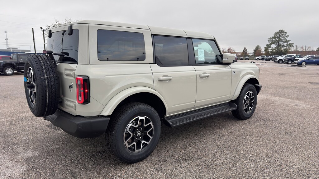 New 2025 Ford Bronco Outer Banks SUV