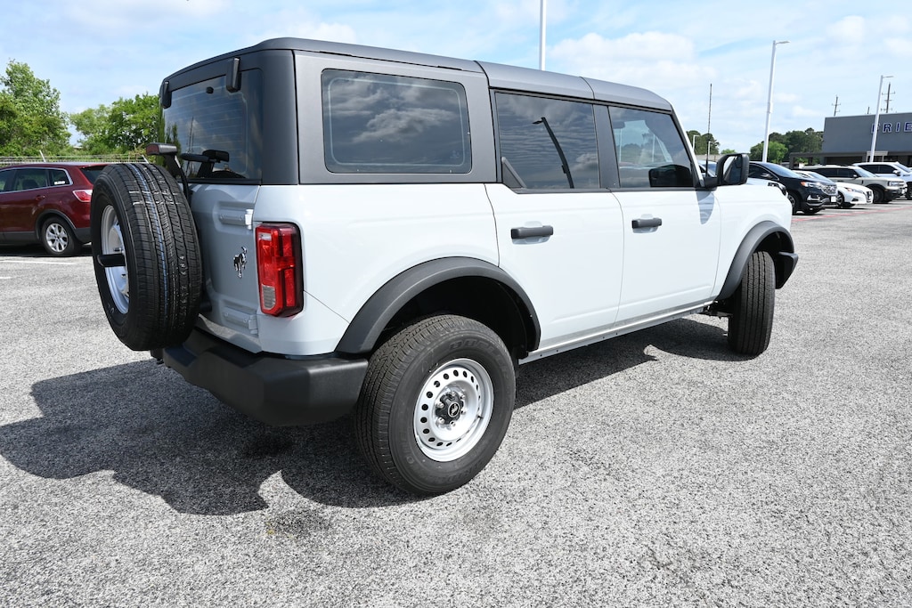 New 2026 Ford Bronco Base SUV