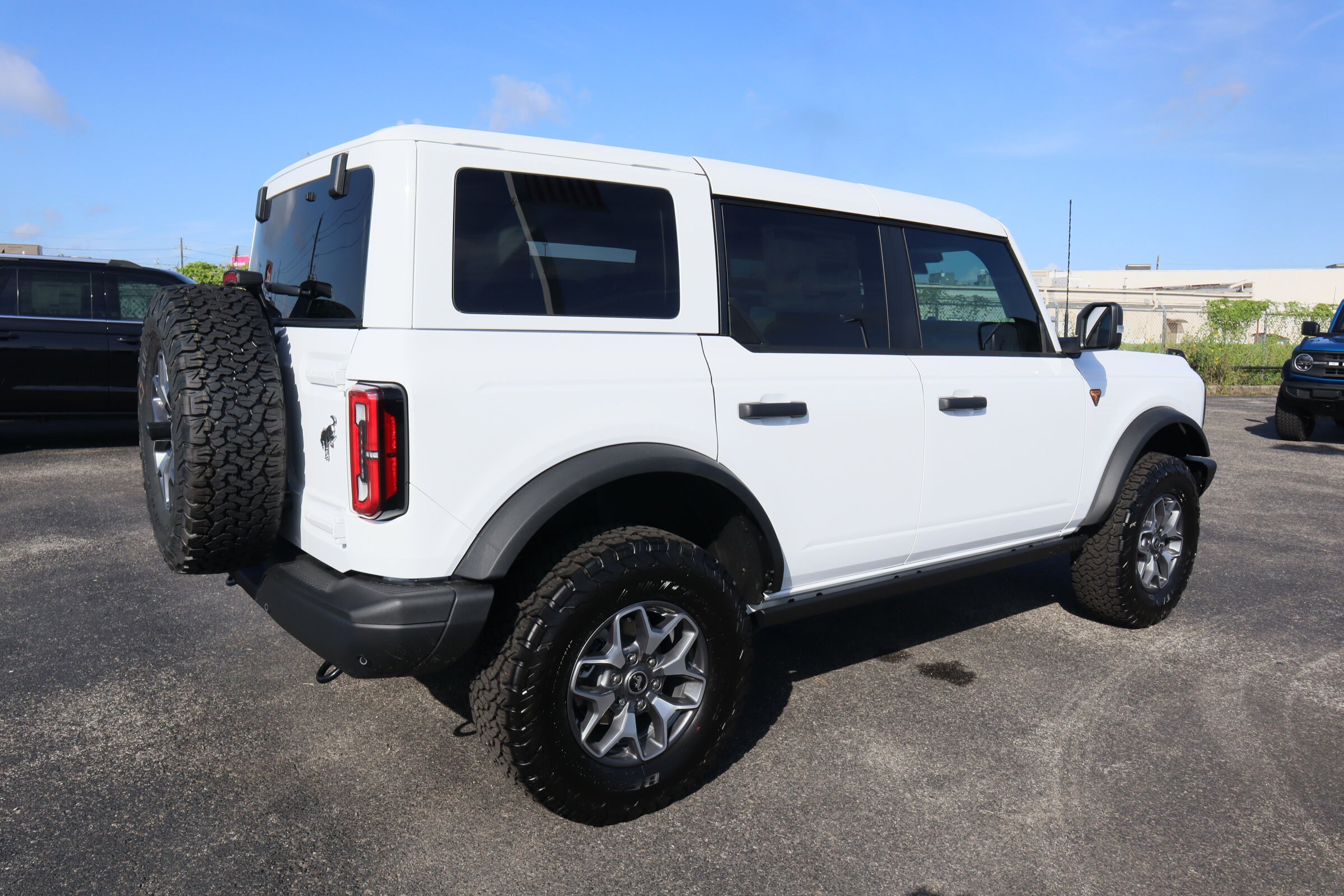 2025 Ford Bronco Badlands photo 3