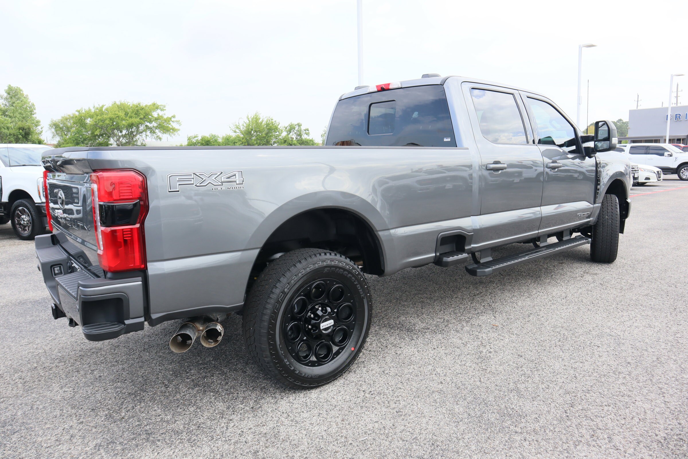 2025 Ford F-350 XLT photo 2