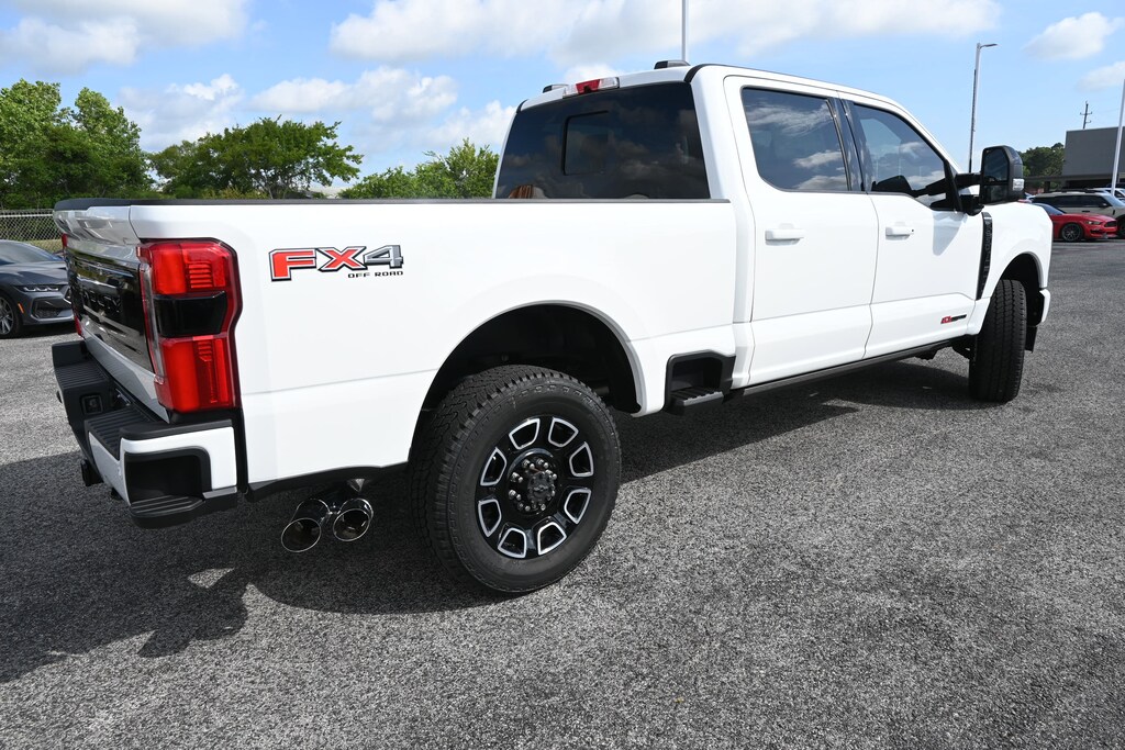 New 2026 Ford F-250 Platinum Truck Crew Cab