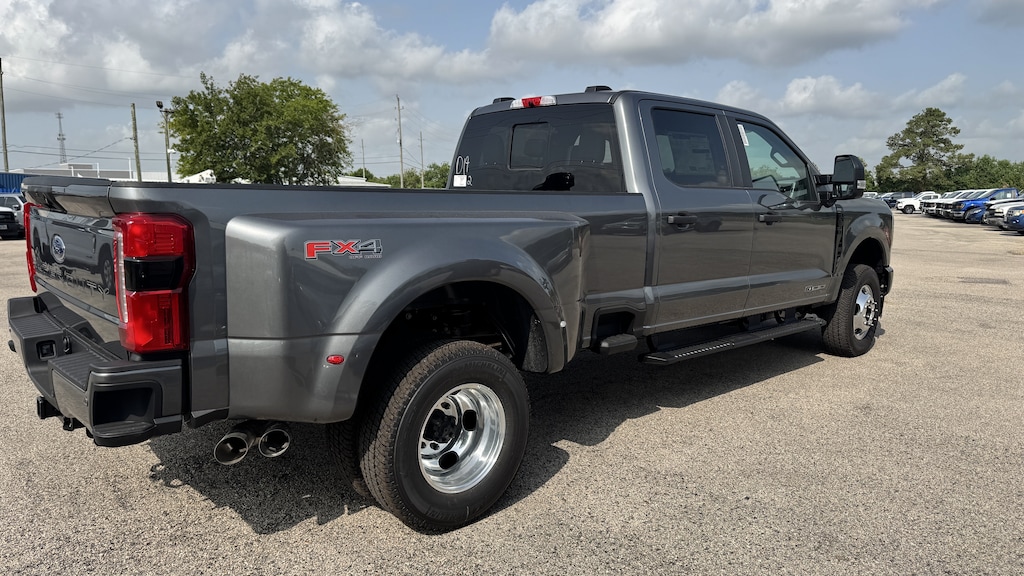 New 2026 Ford F-350 XL Truck Crew Cab