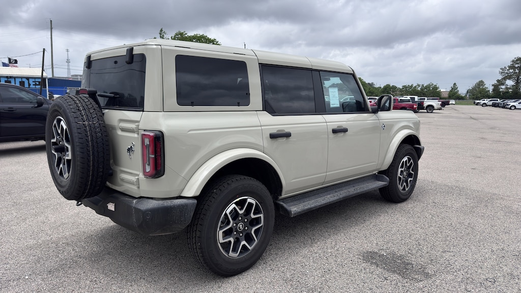 New 2026 Ford Bronco Outer Banks SUV