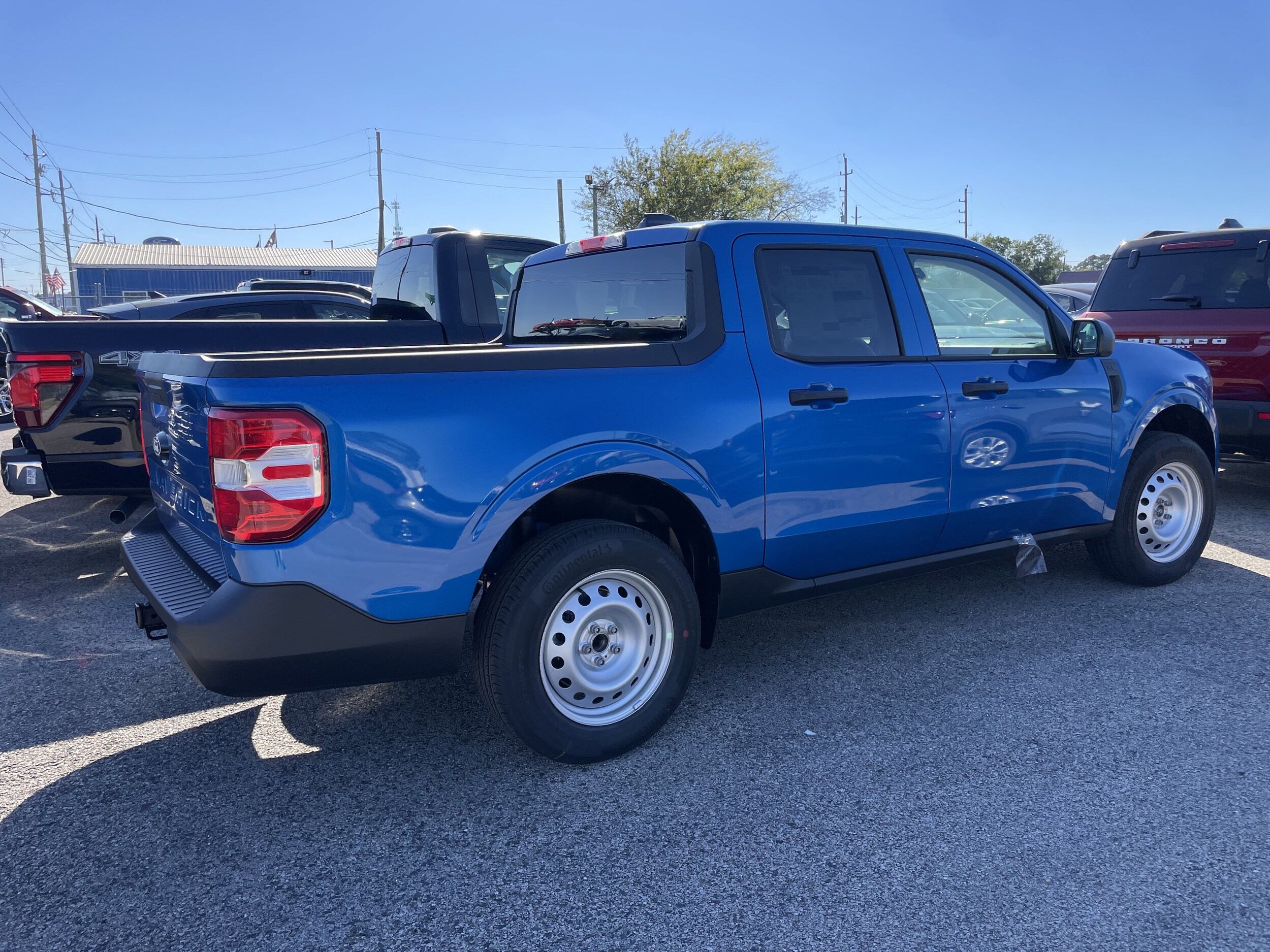 2025 Ford Maverick XL photo 2