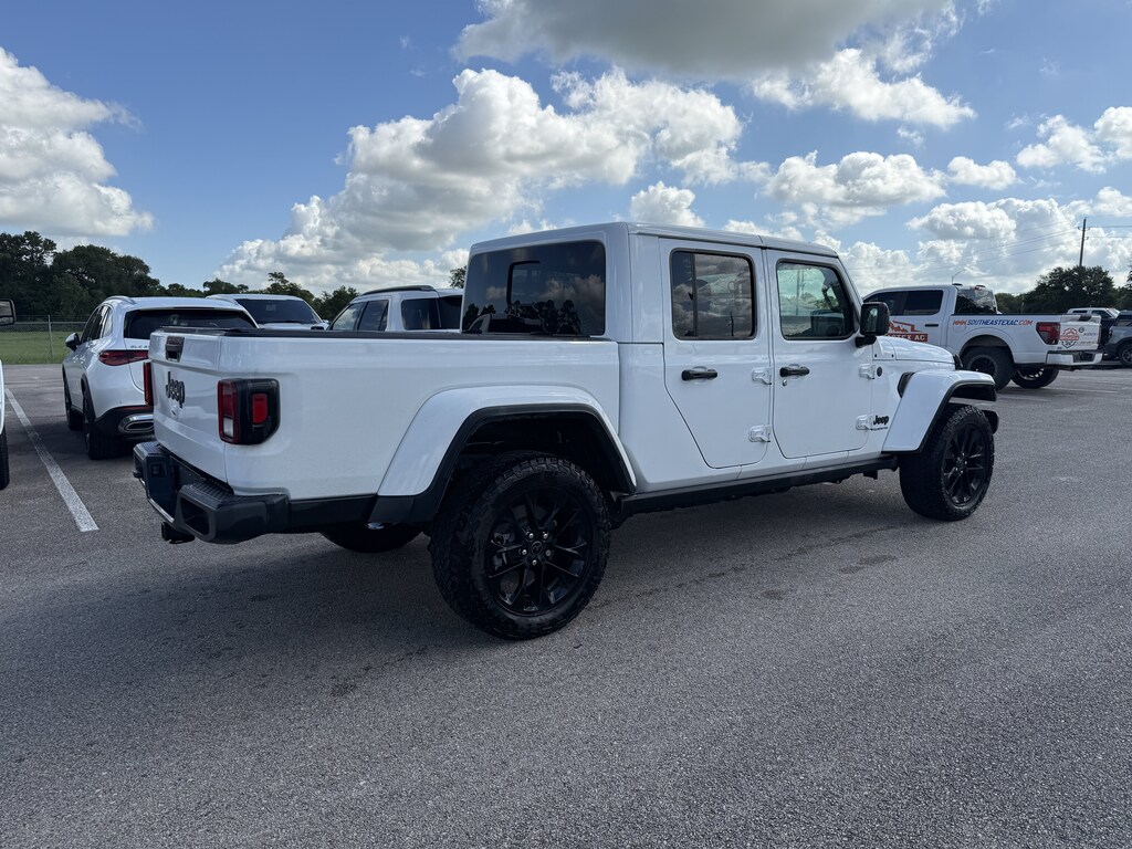 Used 2025 Jeep Gladiator Sport Truck Crew Cab