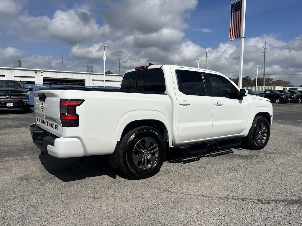 Used 2025 Nissan Frontier SV Truck Crew Cab