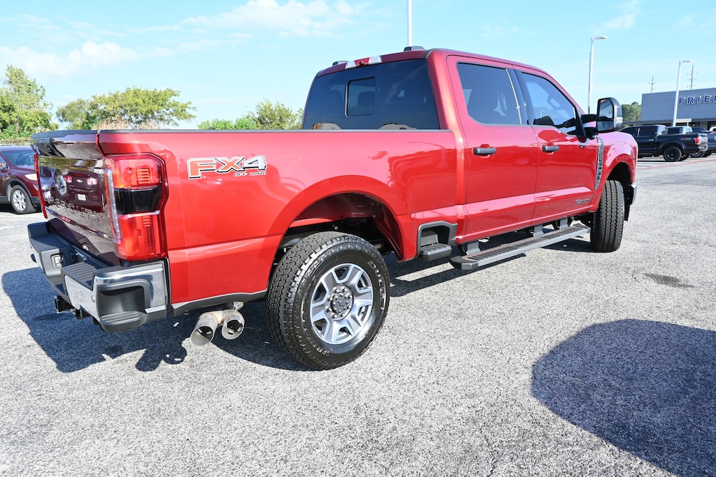 New 2025 Ford F-250 XLT Truck Crew Cab