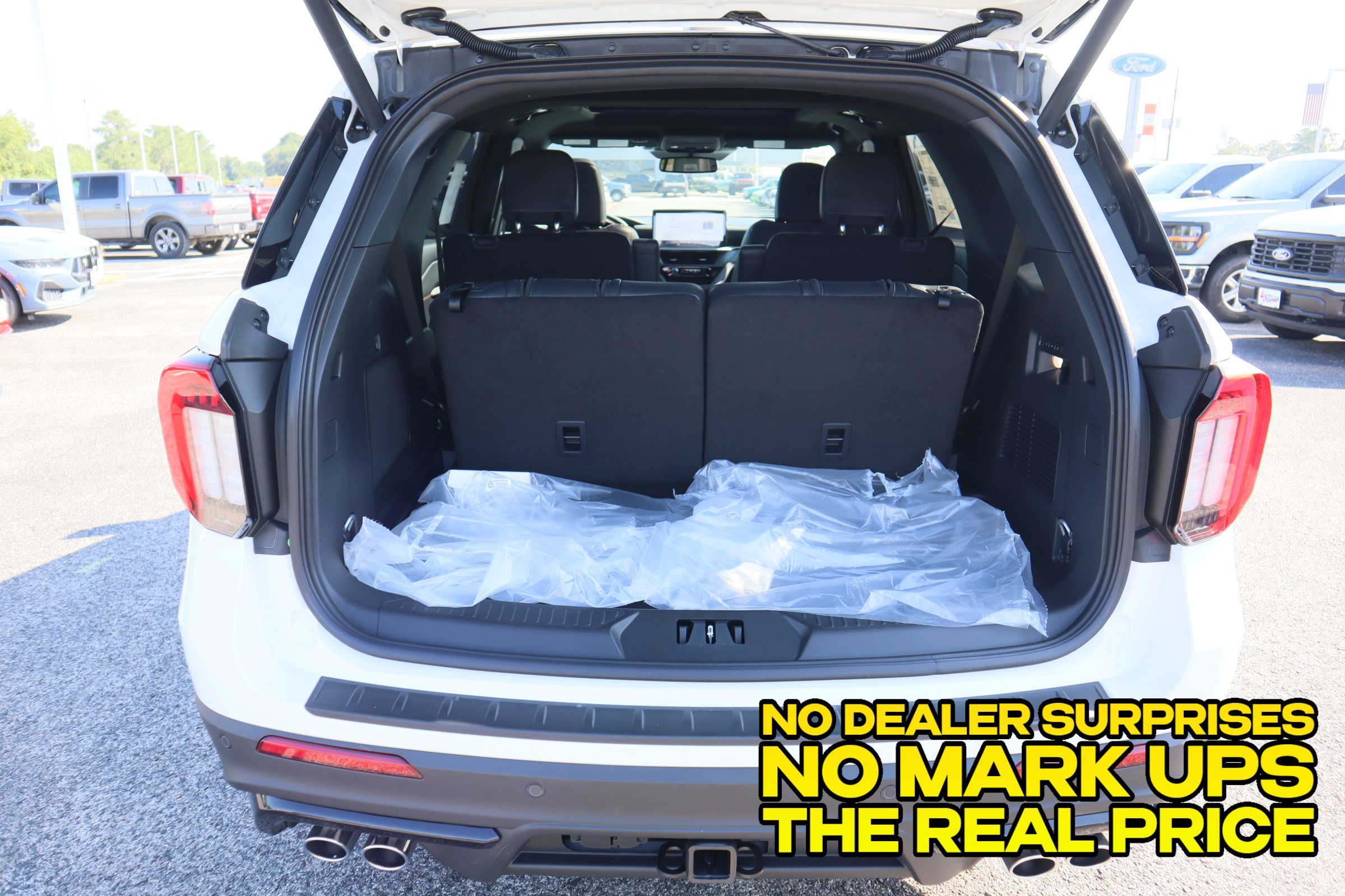 2025 Ford Explorer ST - Photo 6