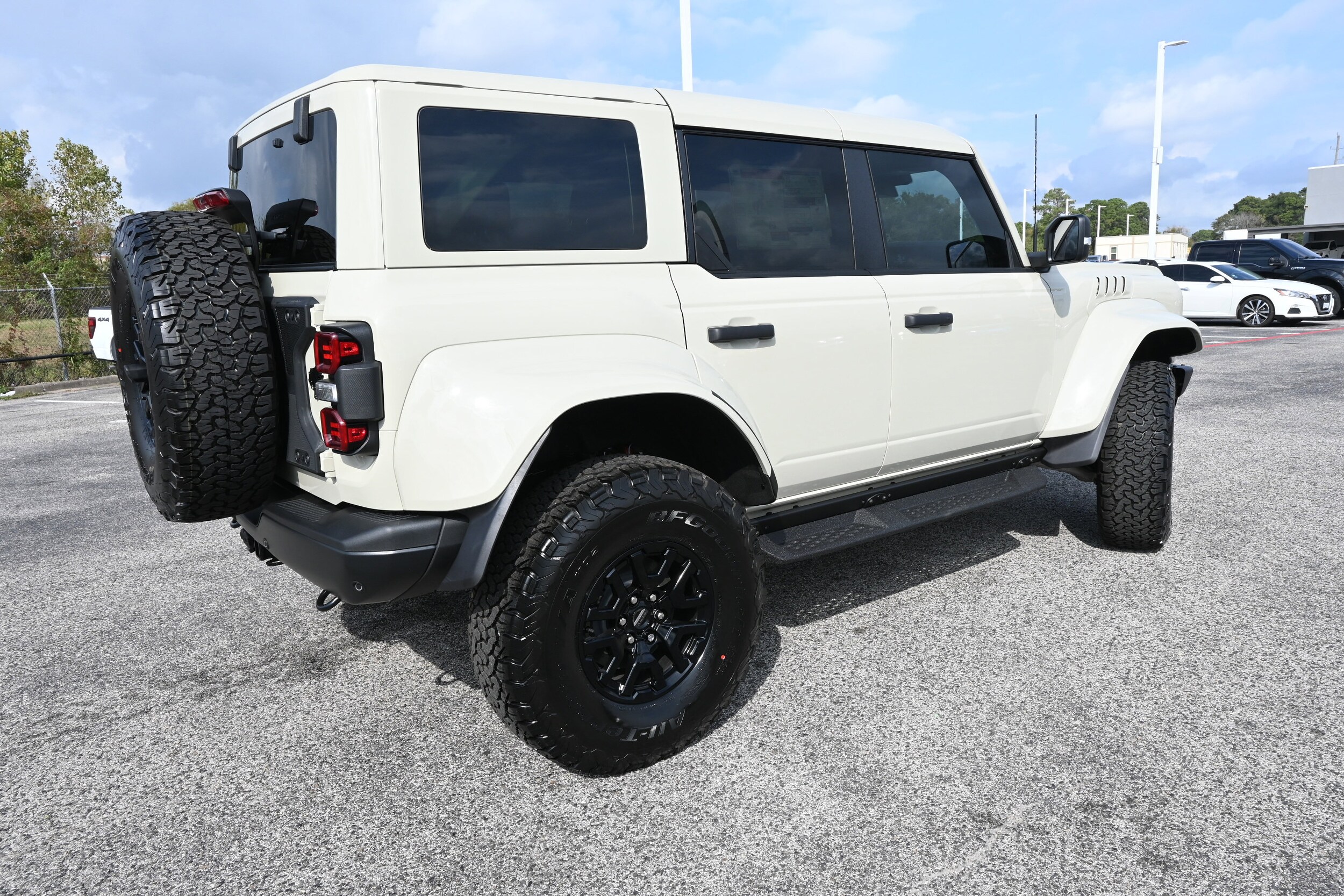 2025 Ford Bronco Raptor photo 2