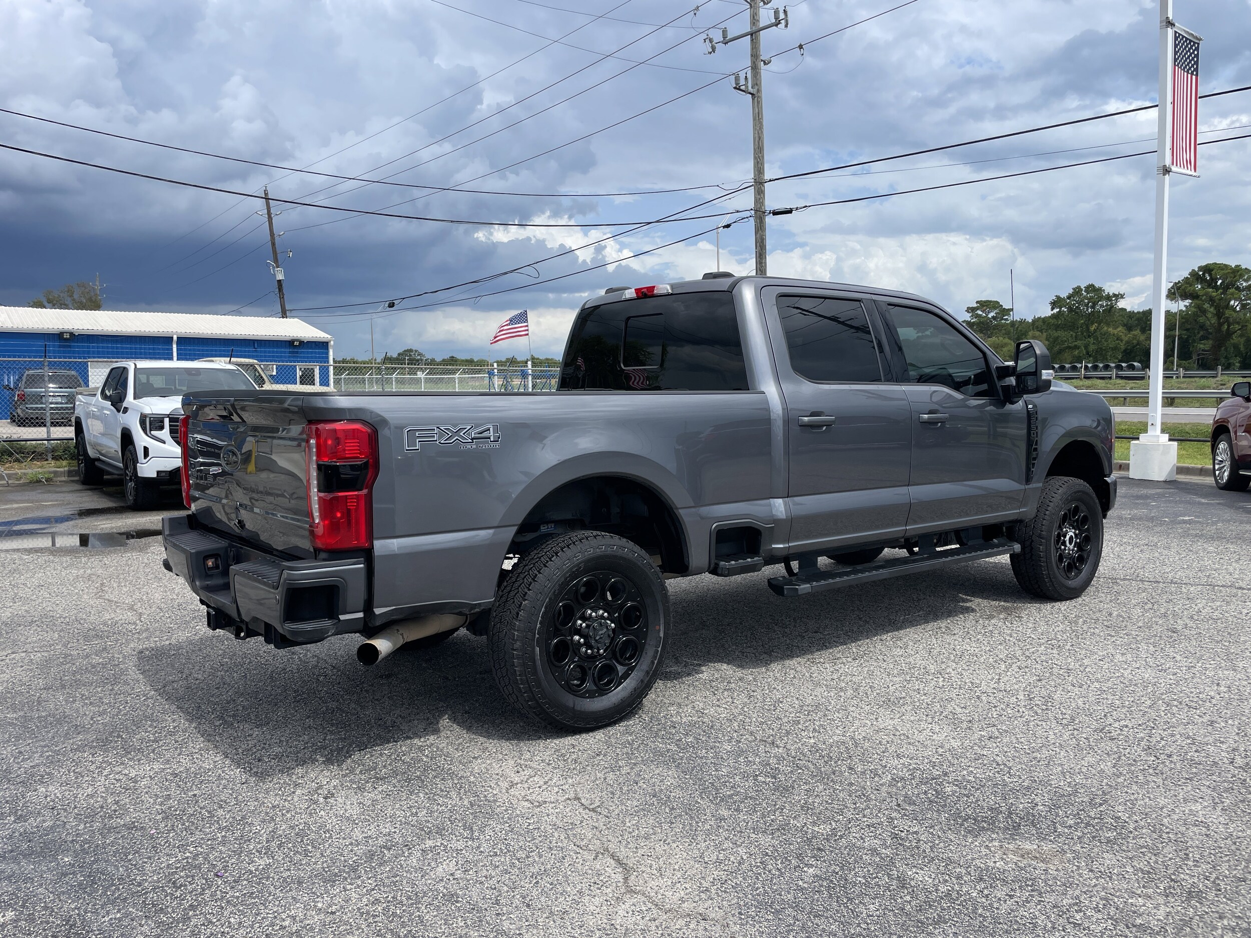 2023 Ford F-250 XLT photo 2