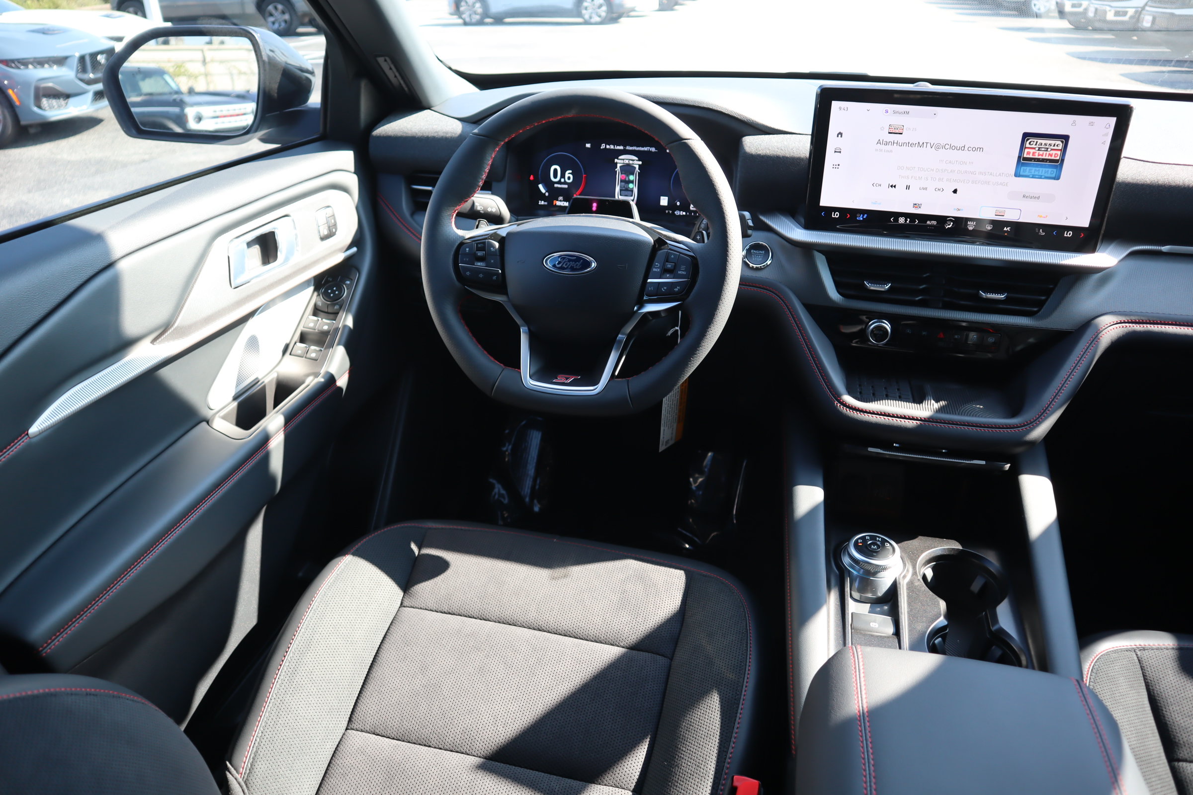2025 Ford Explorer ST - Photo 34
