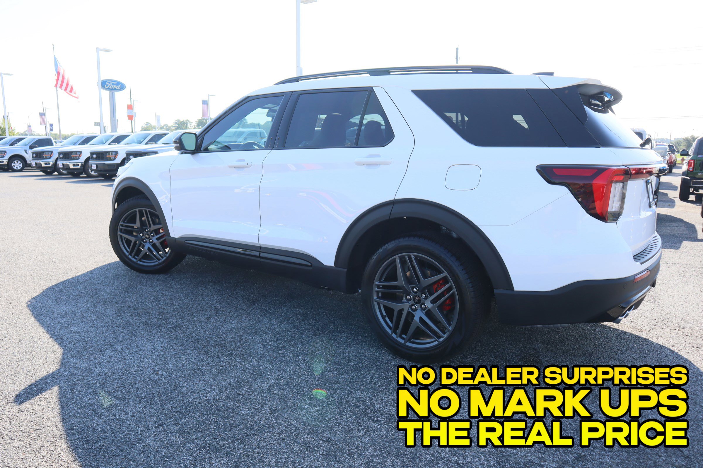 2025 Ford Explorer ST - Photo 8