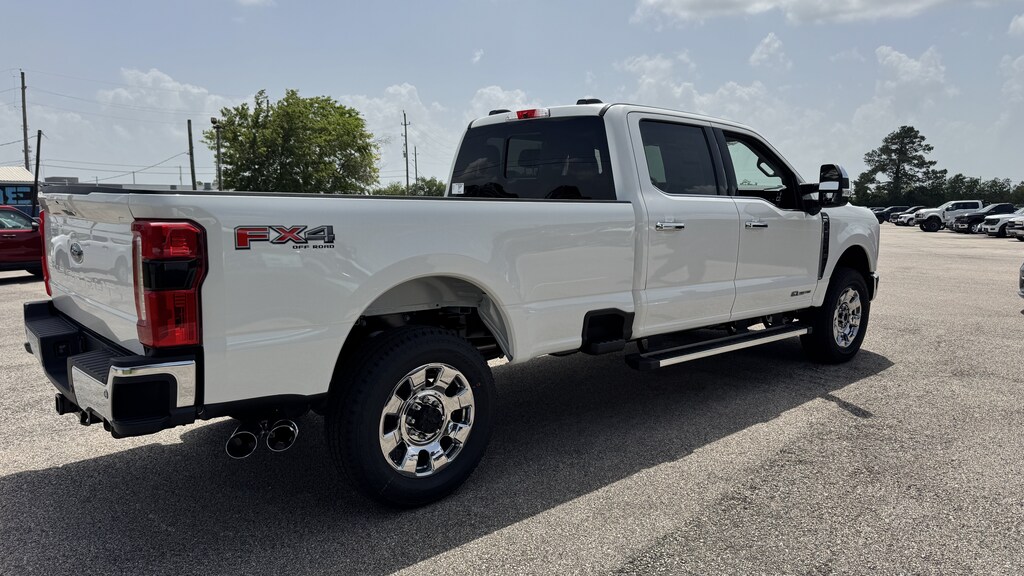 New 2026 Ford F-350 Lariat Truck Crew Cab