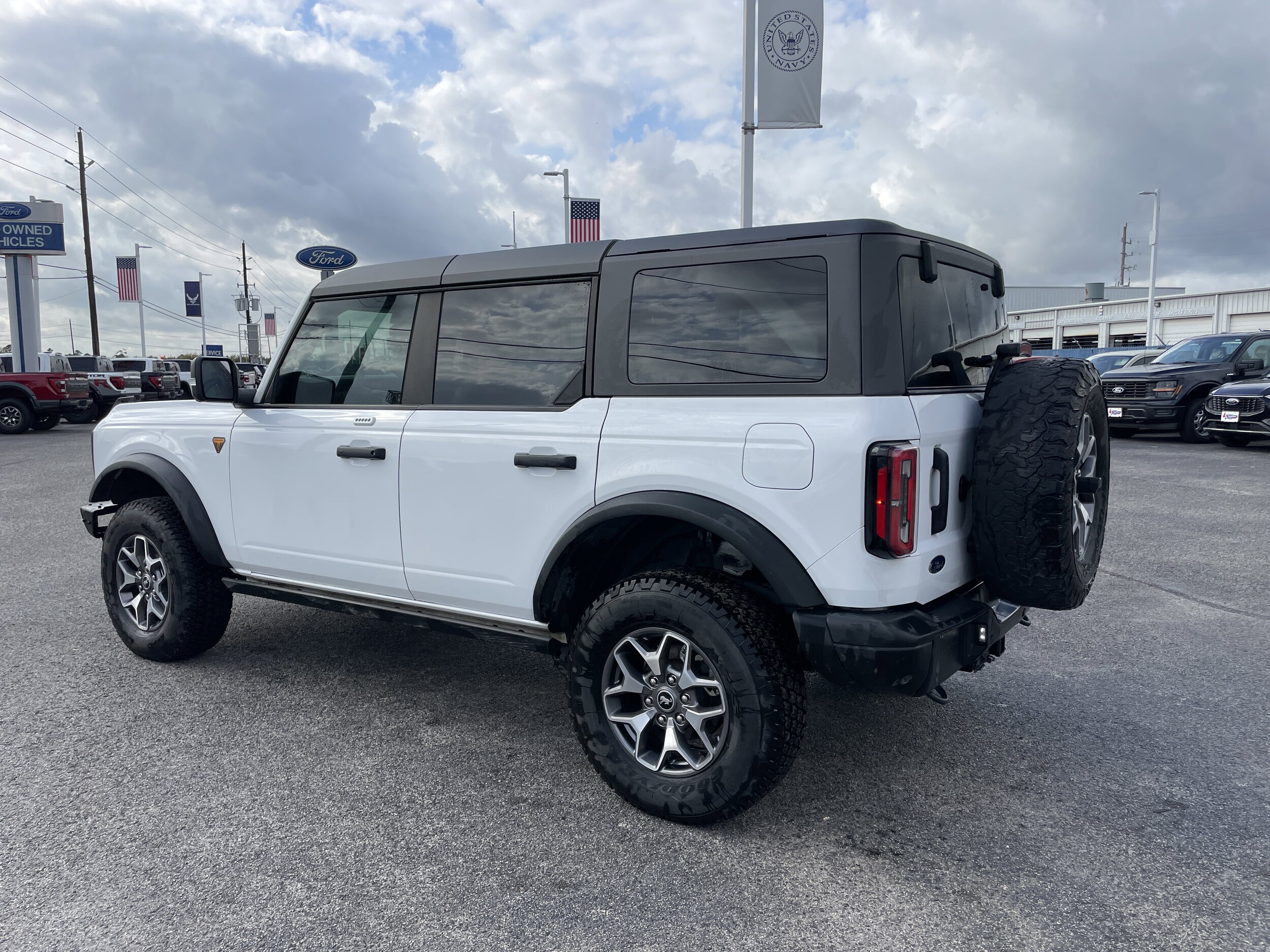 2023 Ford Bronco Base Big Bend Black Diamond Outer Banks Badlands Wildtrak Everglades photo 3