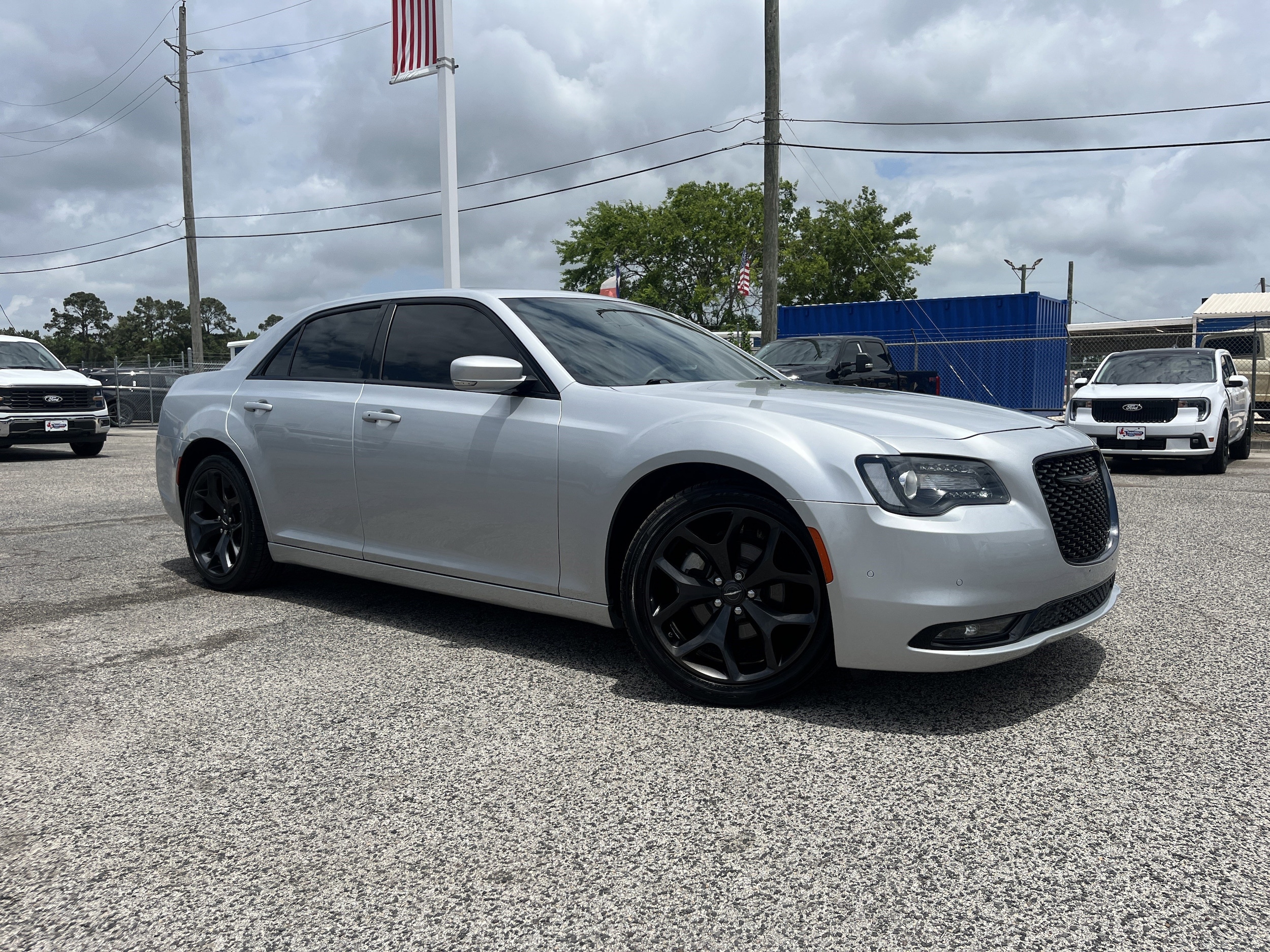 2023 Chrysler 300 S's photo