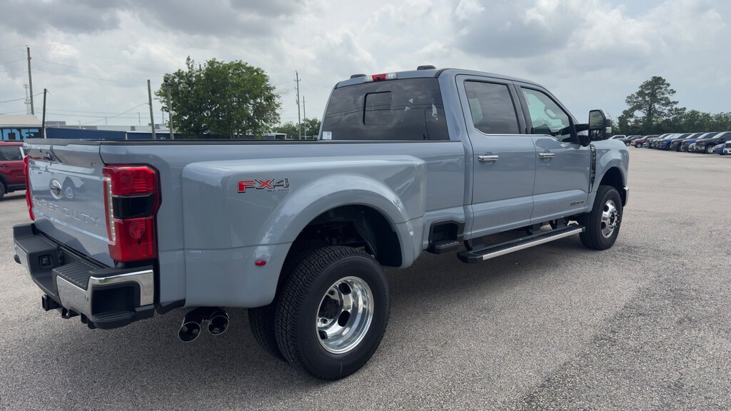 New 2026 Ford F-350 Lariat Truck Crew Cab