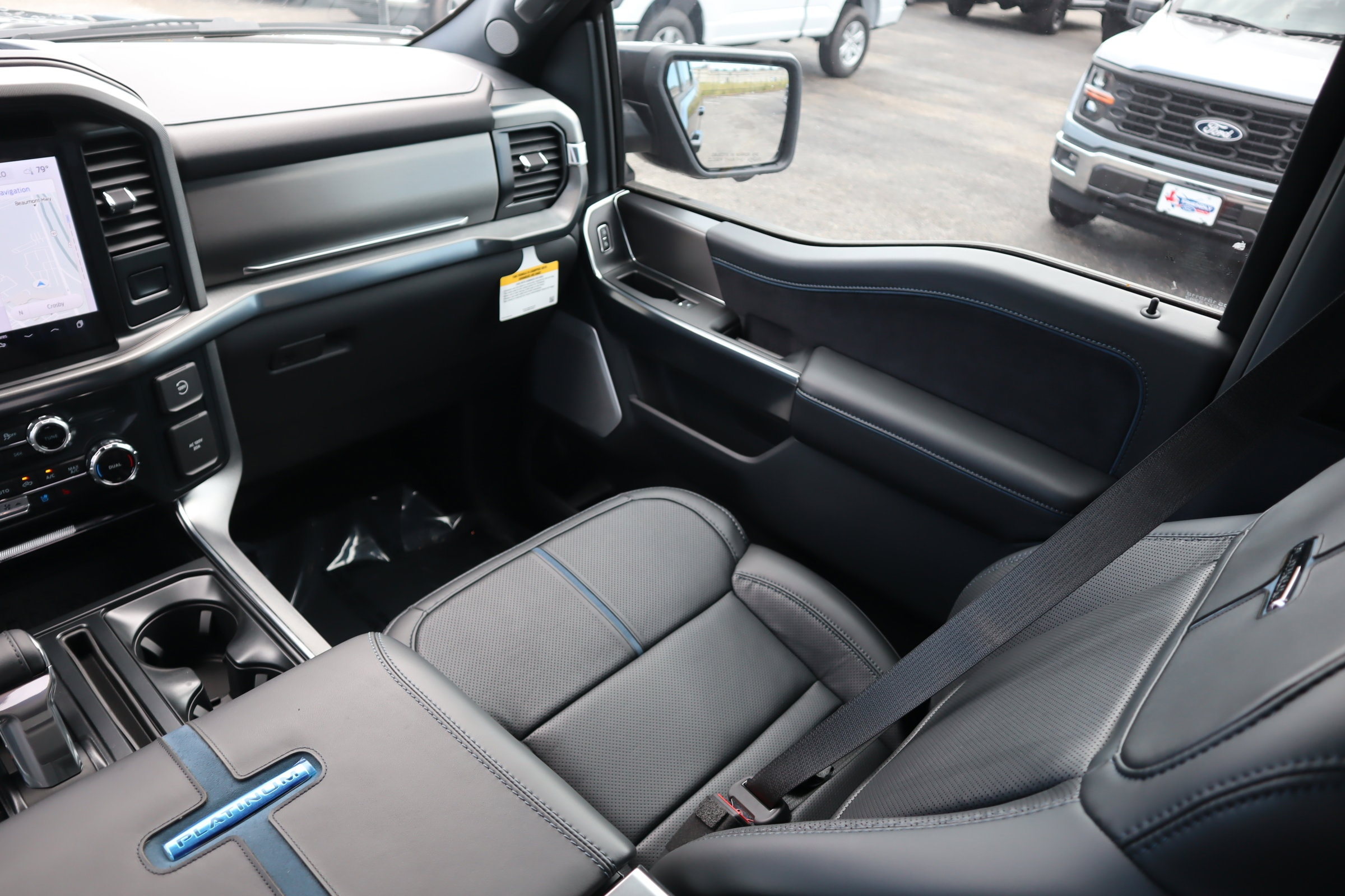 2025 Ford F-150 Platinum - Photo 34