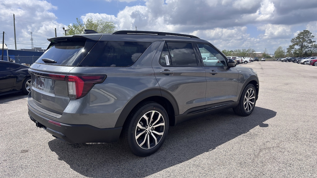 New 2026 Ford Explorer ST-Line SUV