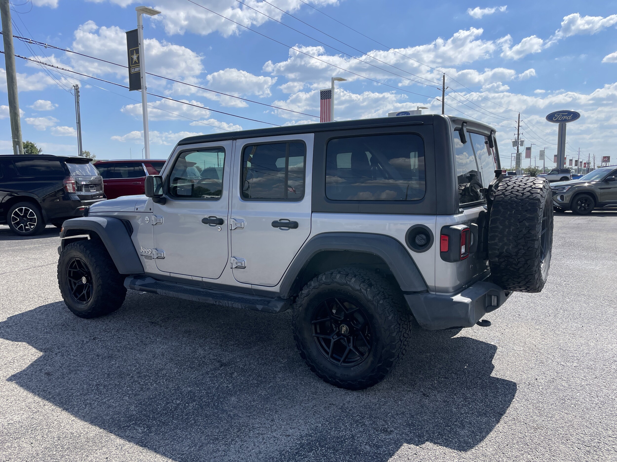 2018 Jeep Wrangler Unlimited Sport photo 4