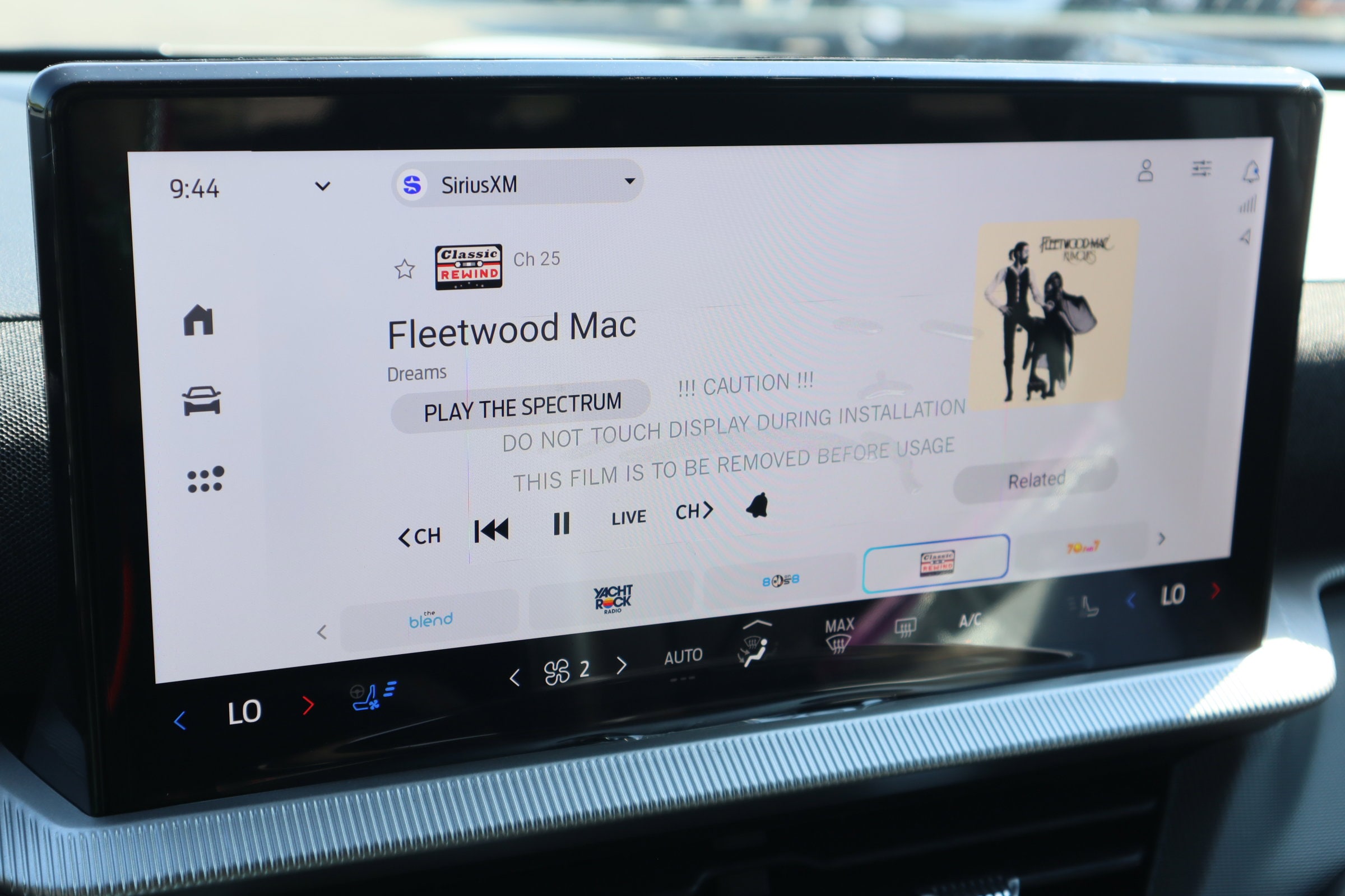 2025 Ford Explorer ST - Photo 25