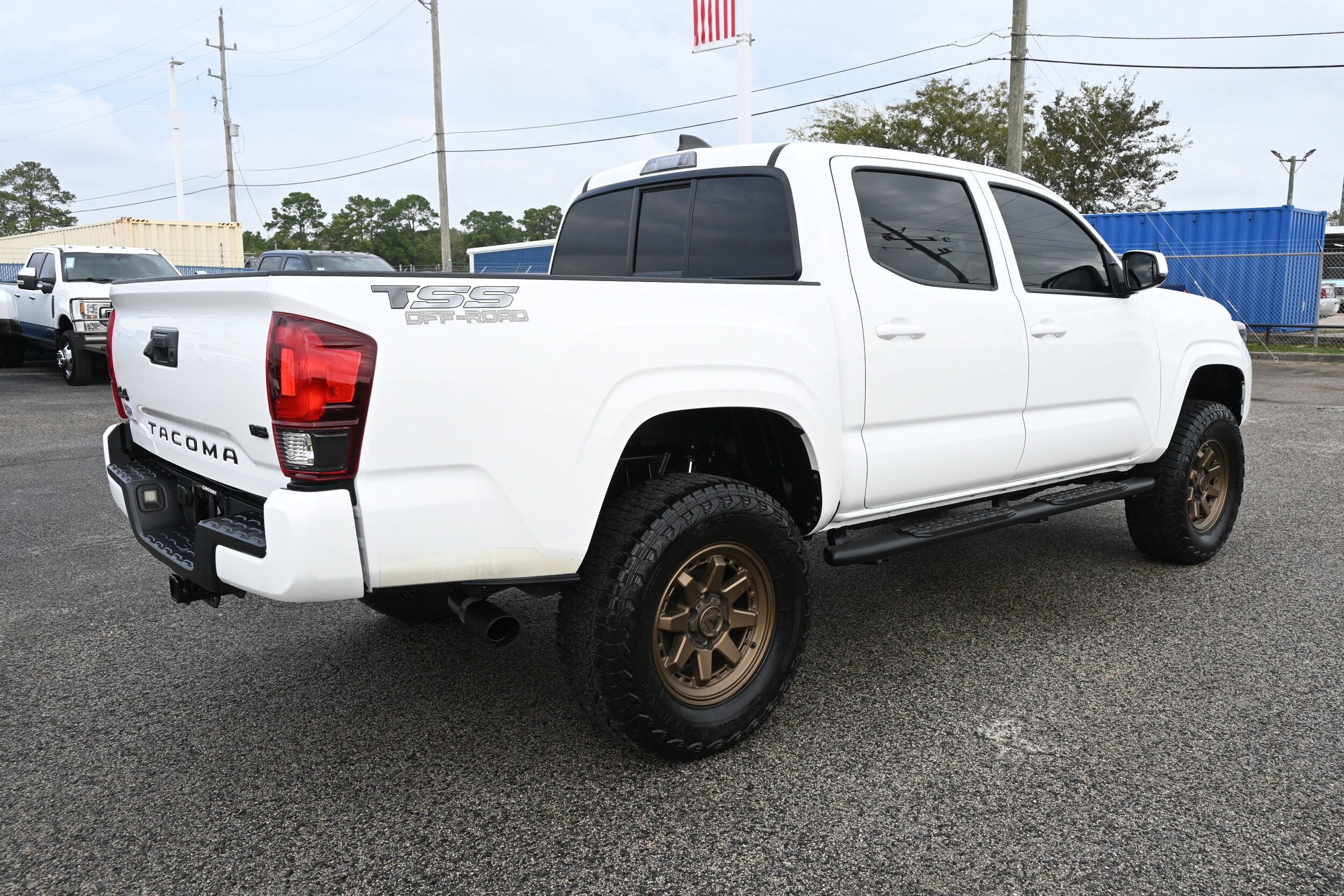 2023 Toyota Tacoma SR5 photo 2