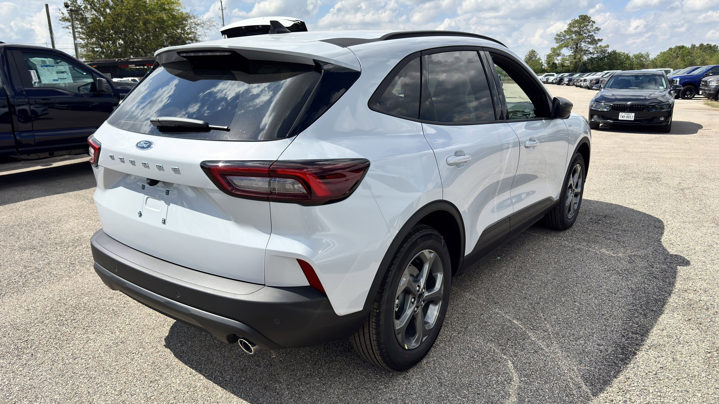 2026 Ford Escape ST-Line photo 3