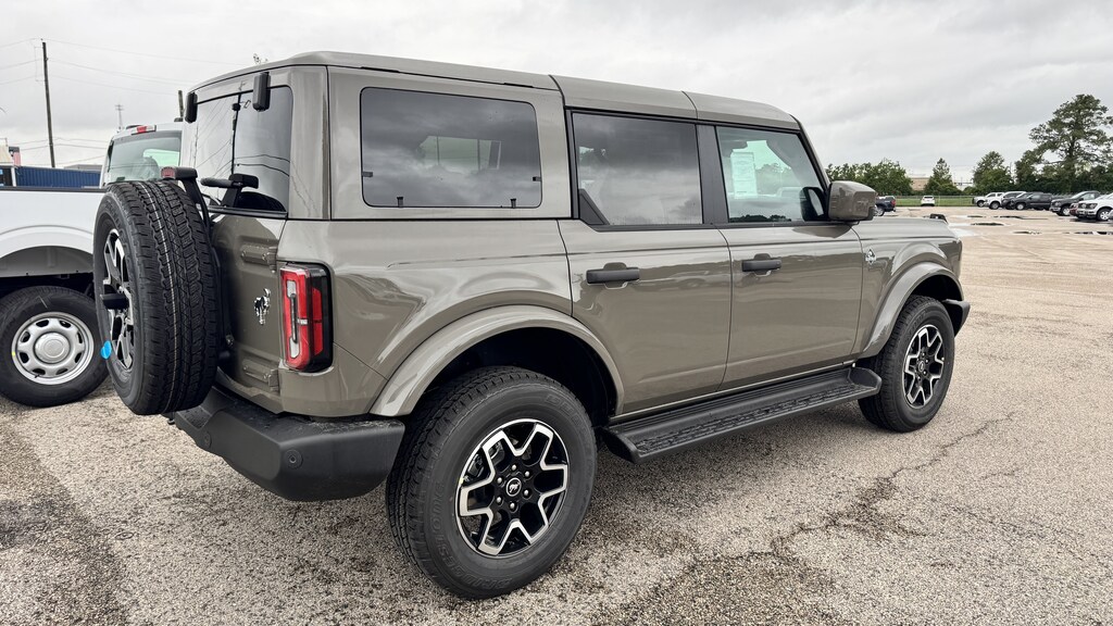 New 2026 Ford Bronco Outer Banks SUV