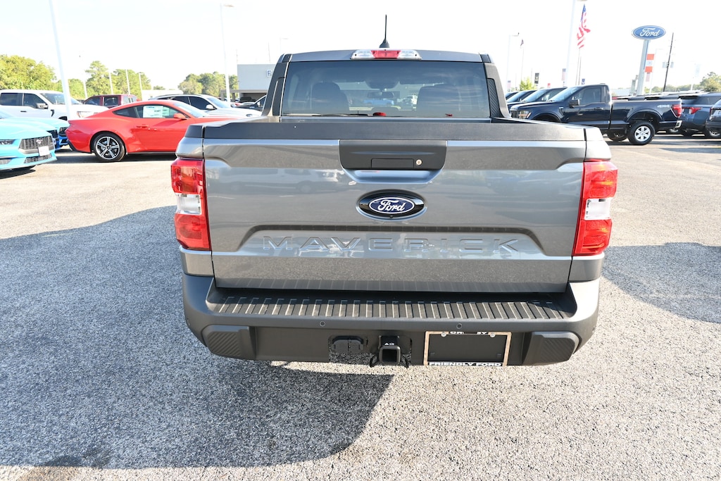 New 2025 Ford Maverick XL Truck SuperCrew