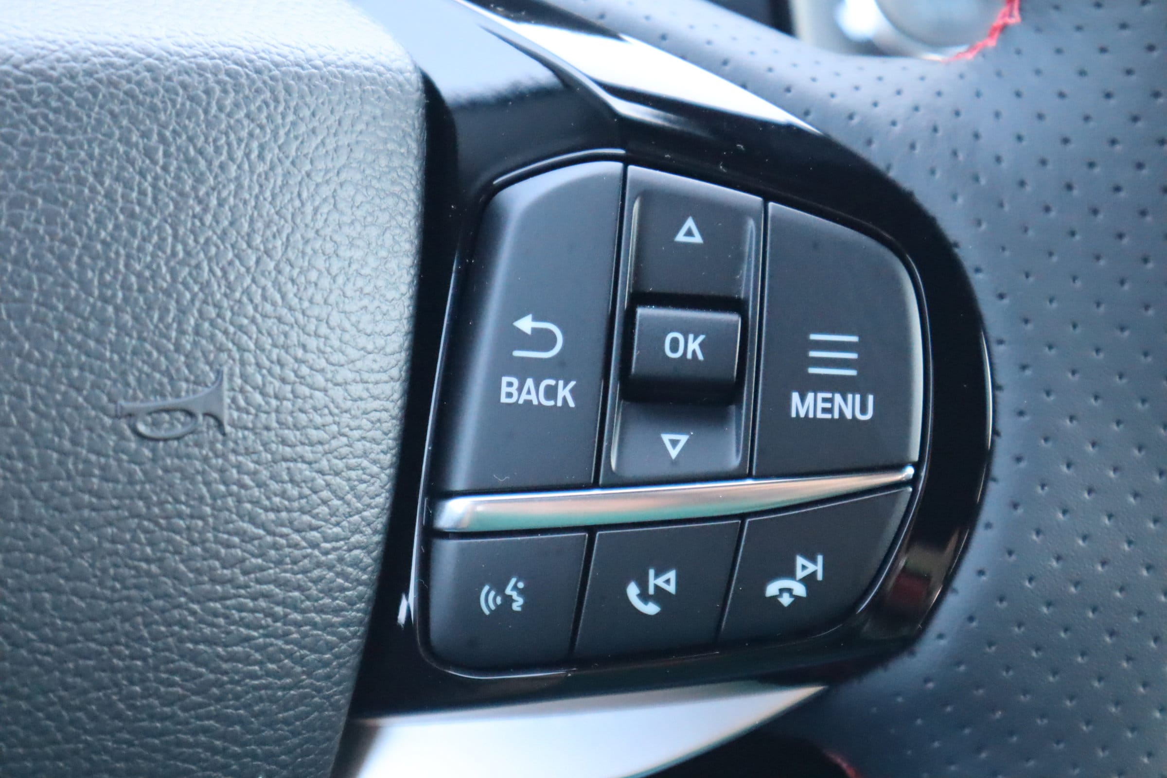 2025 Ford Explorer ST - Photo 22
