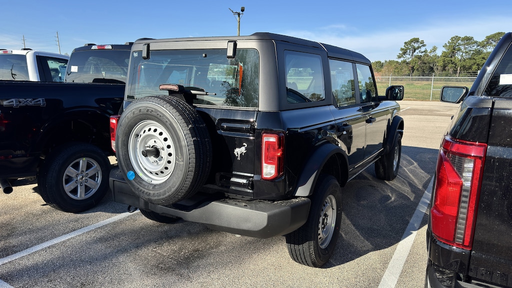 New 2025 Ford Bronco Base SUV