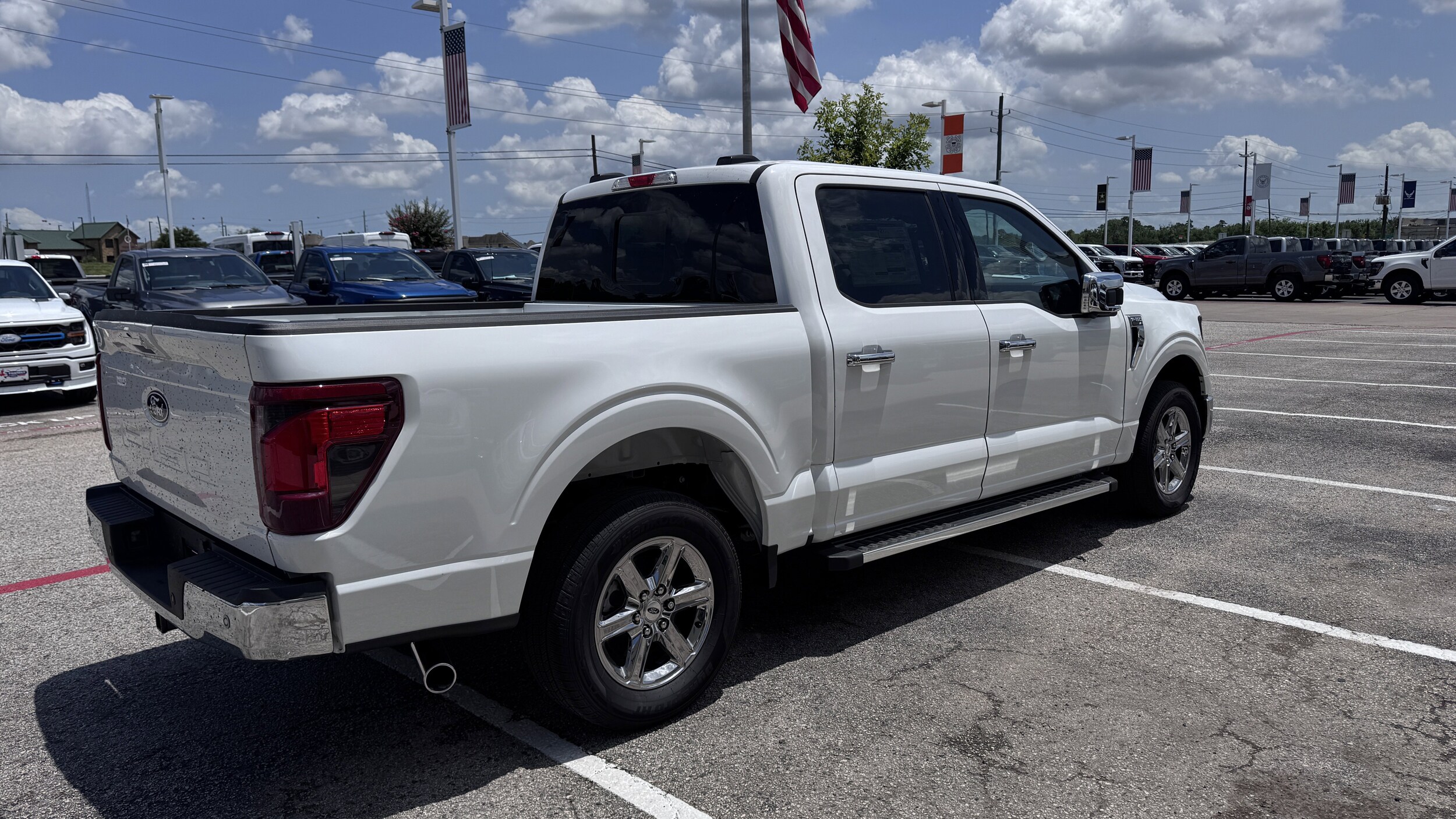 2025 Ford F-150 XLT photo 2