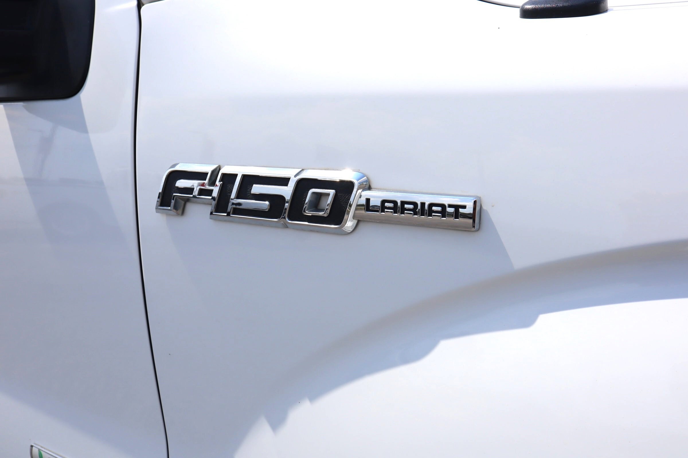 2013 Ford F-150 Lariat photo 2