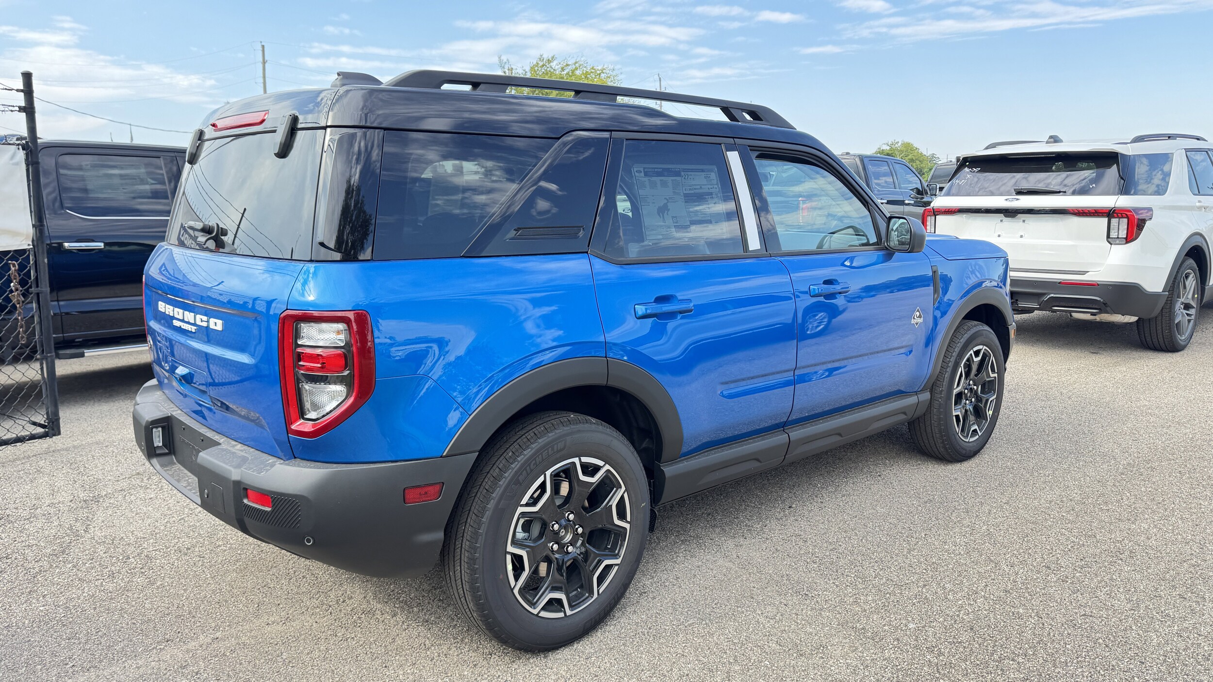 2025 Ford Bronco Sport Outer Banks photo 3