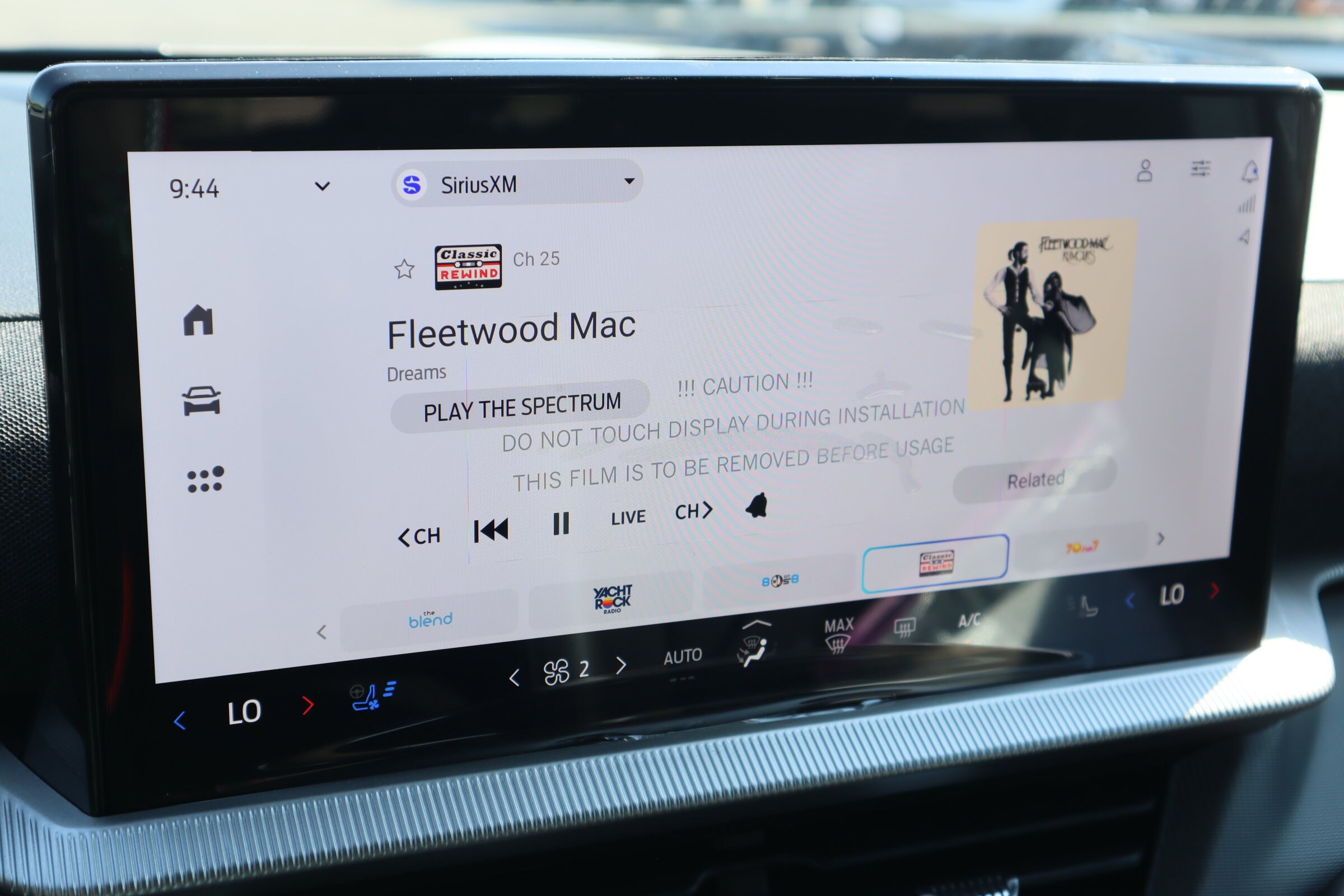 2025 Ford Explorer ST - Photo 25