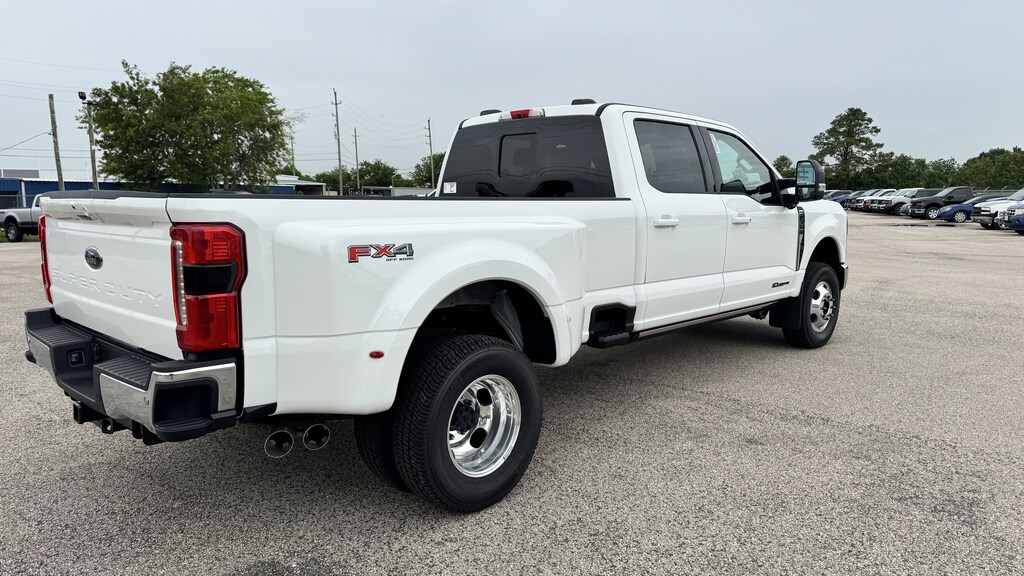 New 2026 Ford F-350 Lariat Truck Crew Cab