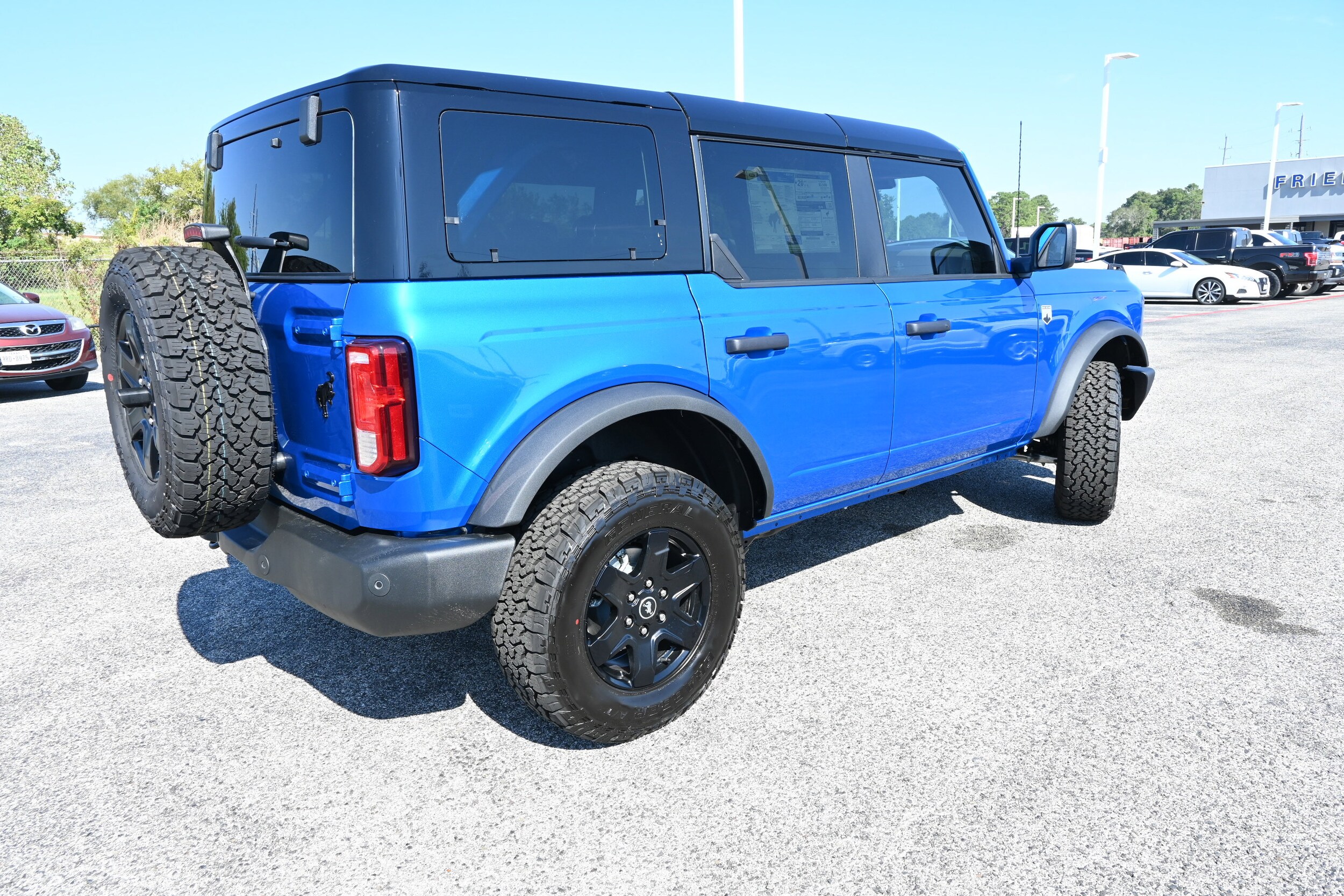 2025 Ford Bronco Big Bend photo 2