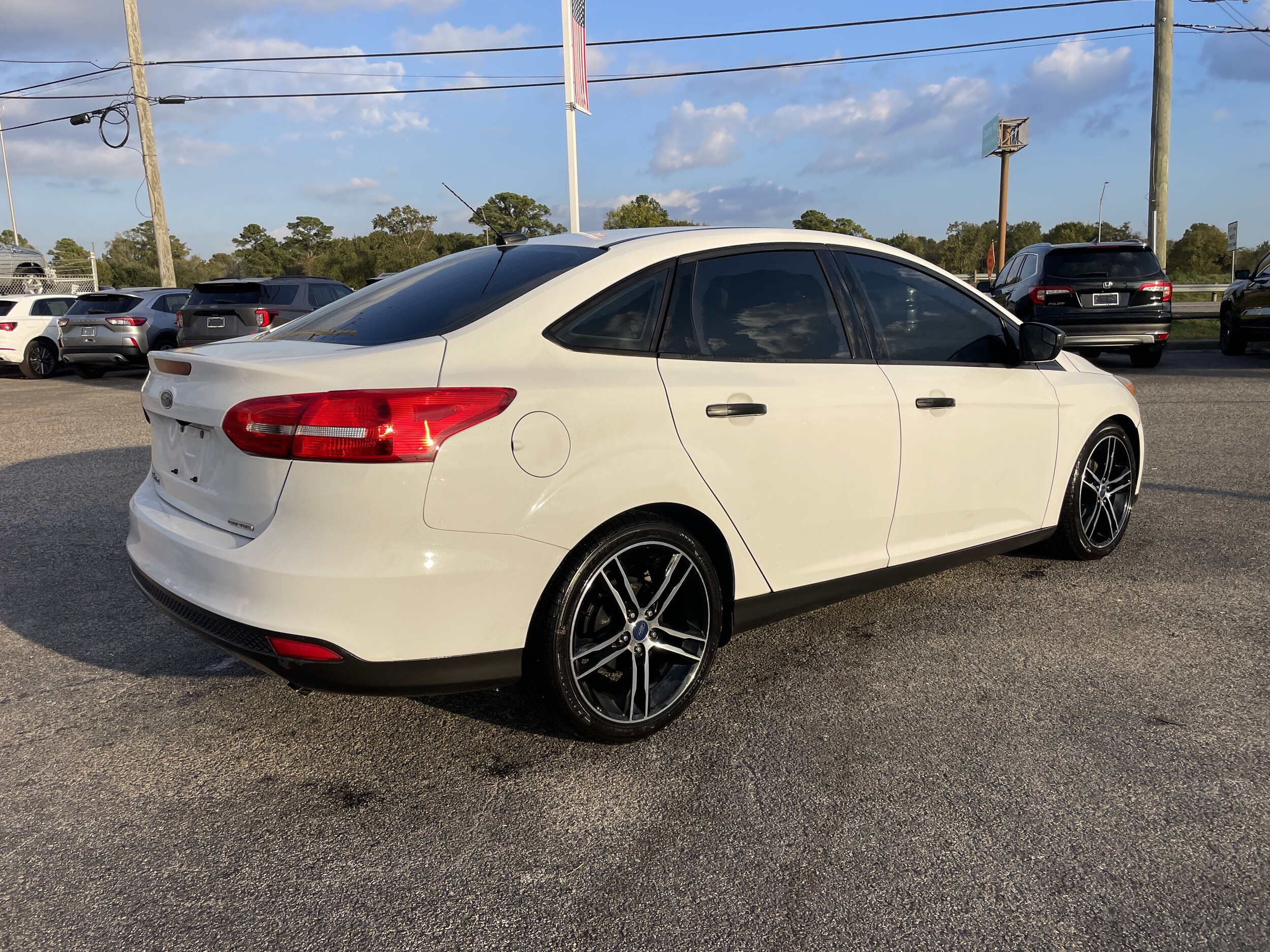 2016 Ford Focus S photo 2