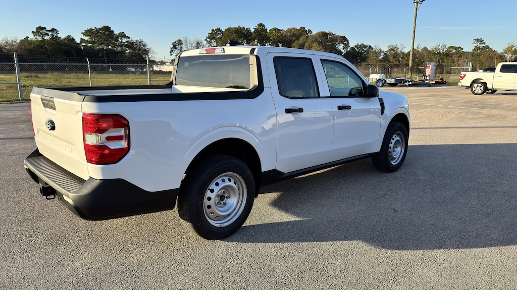New 2026 Ford Maverick XL Truck SuperCrew