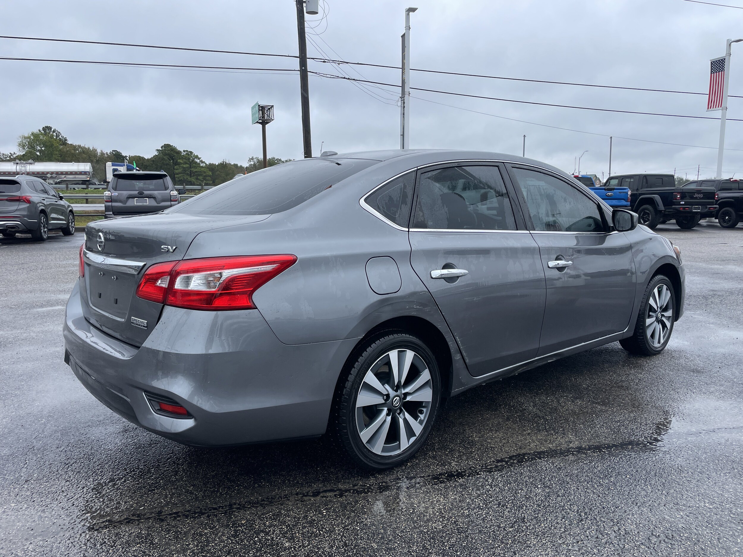 2019 Nissan Sentra SV photo 2