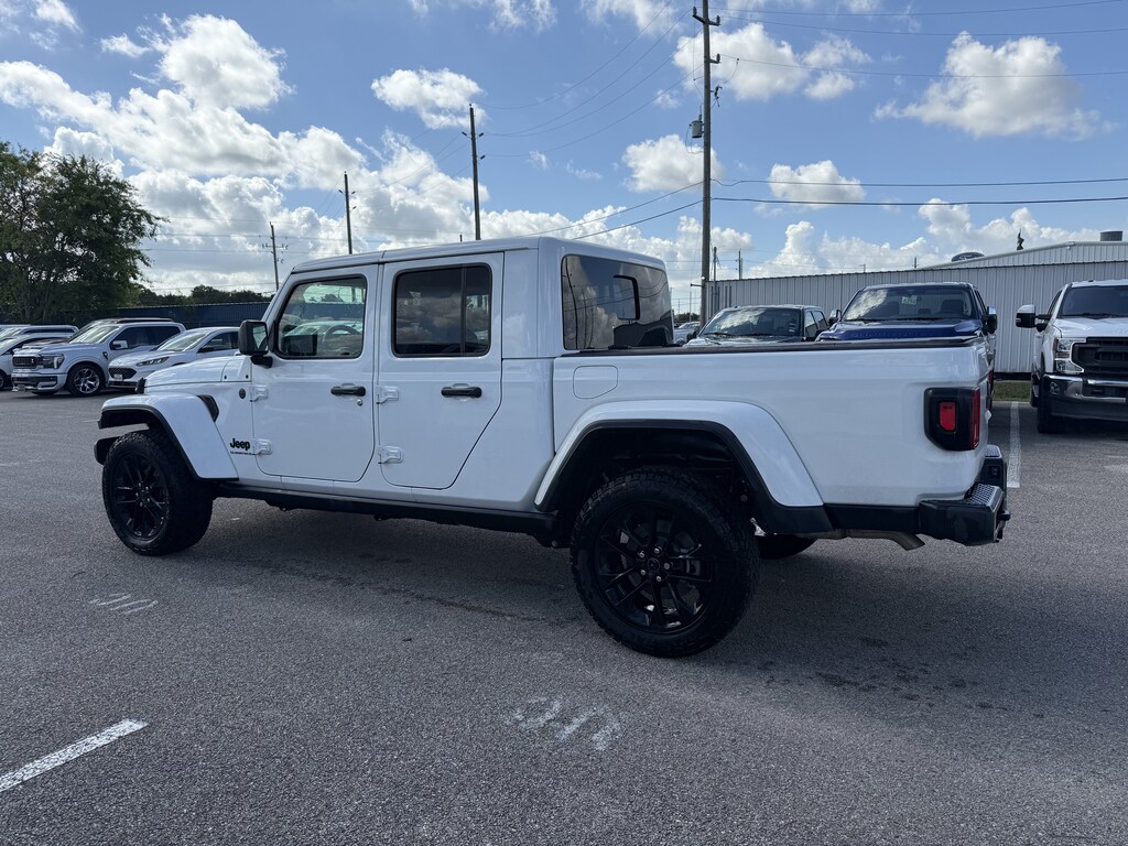 Used 2025 Jeep Gladiator Sport Truck Crew Cab