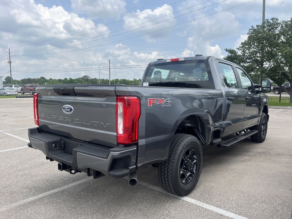 New 2026 Ford F-250 XL Truck Crew Cab