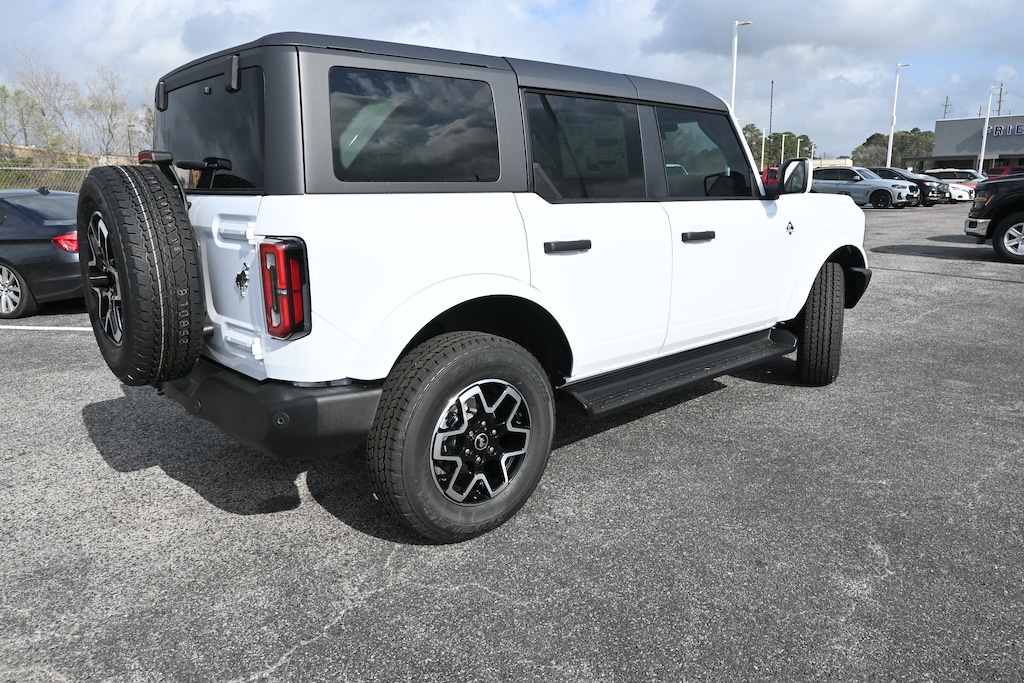 New 2026 Ford Bronco Outer Banks SUV