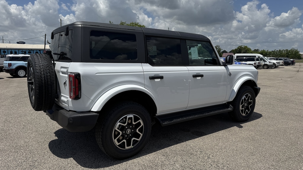 New 2026 Ford Bronco Outer Banks SUV