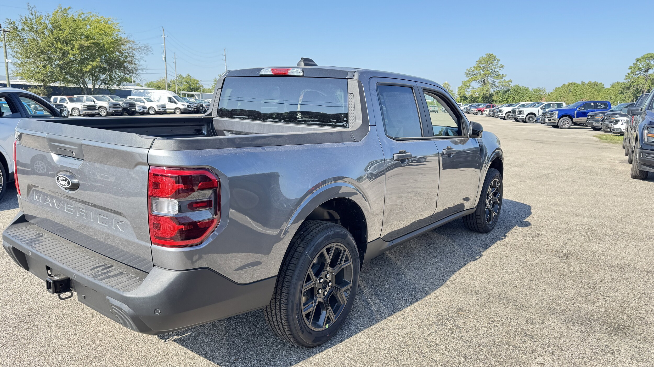 2025 Ford Maverick XLT photo 3