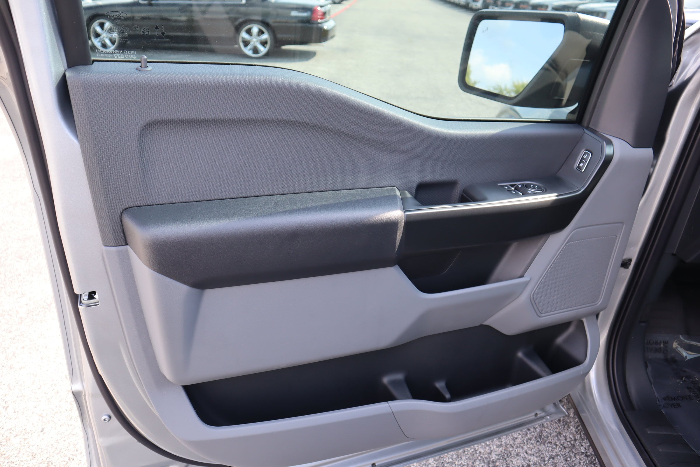 2025 Ford F-150 XL - Photo 14